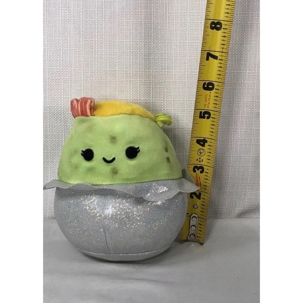 Squishmallows eyelashes green